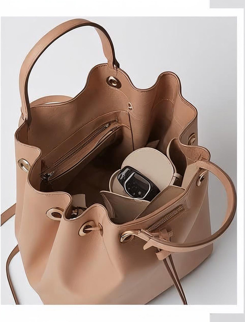 รับผลิตกระเป๋าหนัง bucket bag ดีไซน์โมเดิร์น