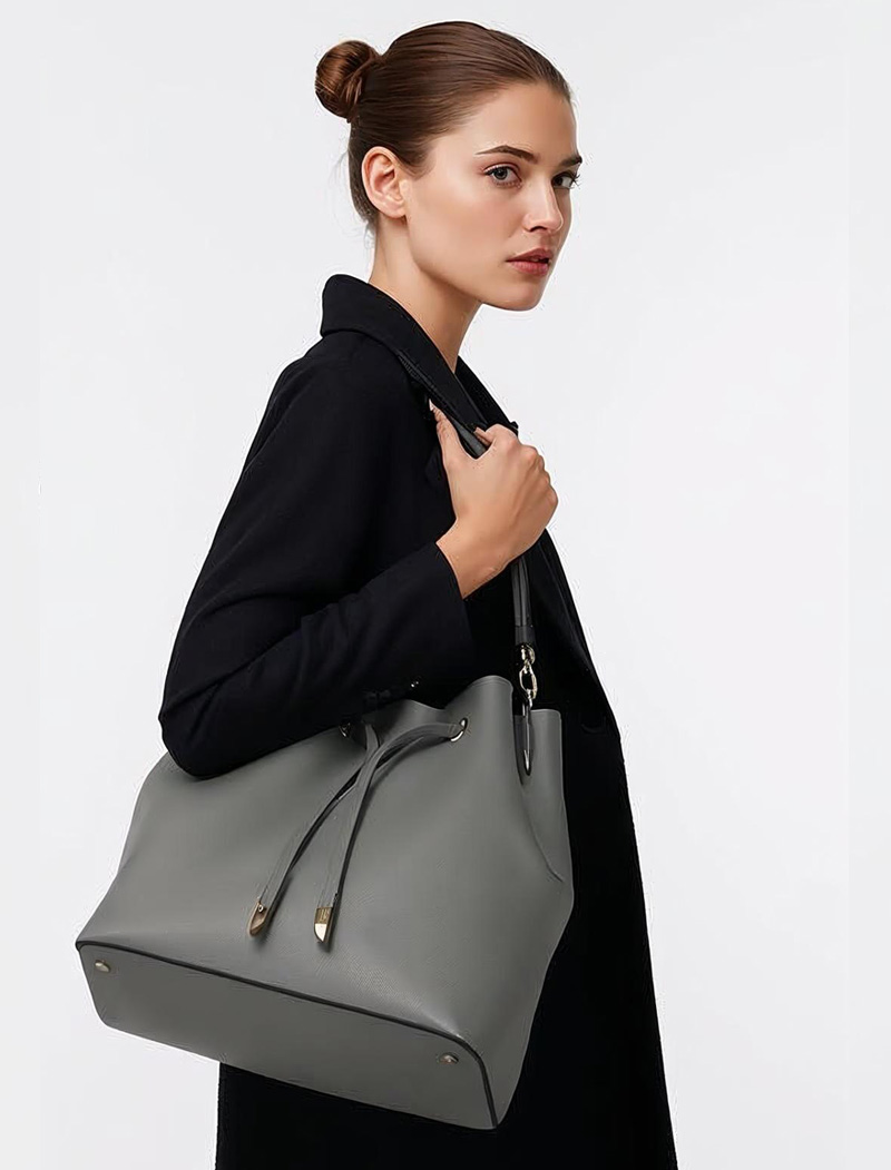 รับผลิตกระเป๋าหนัง bucket bag ดีไซน์โมเดิร์น