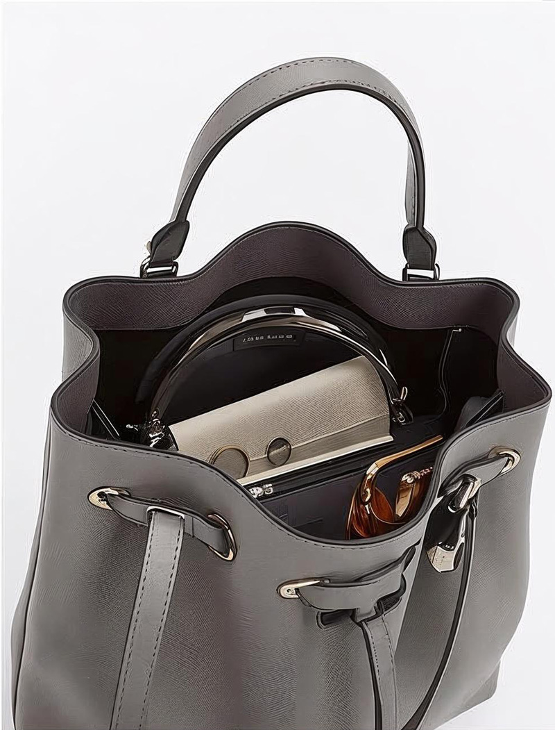 รับผลิตกระเป๋าหนัง bucket bag ดีไซน์โมเดิร์น