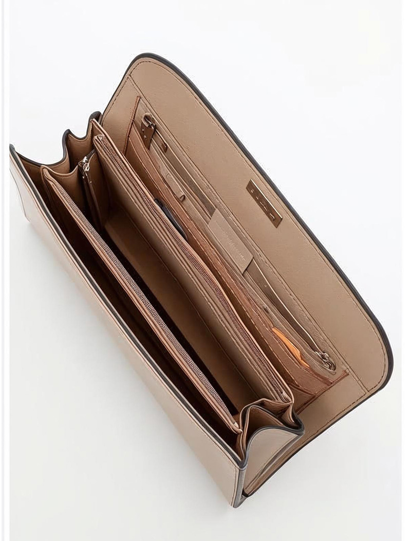 รับผลิตกระเป๋าหนัง clutch bag ดีไซน์โมเดิร์น