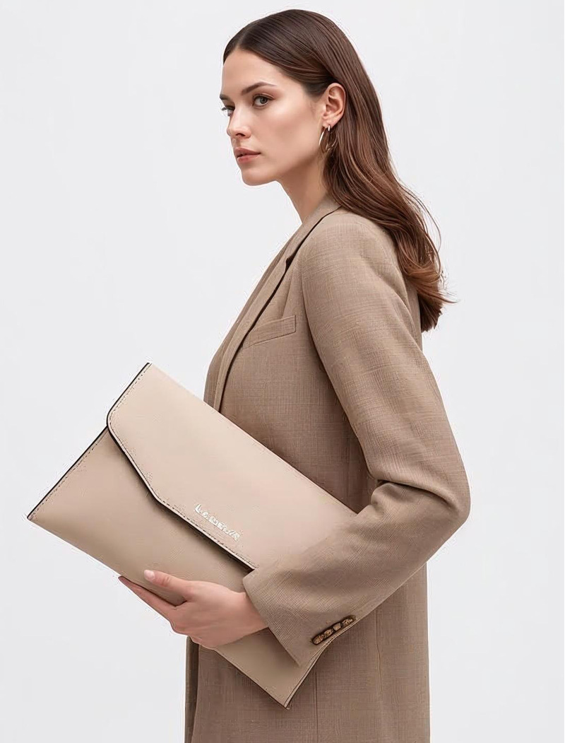 รับผลิตกระเป๋าหนัง clutch bag ดีไซน์โมเดิร์น