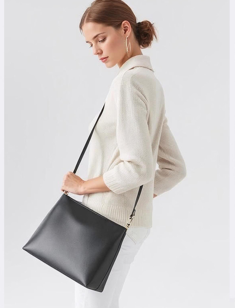 รับผลิตกระเป๋าหนัง Crossbody Bag ดีไซน์โมเดิร์น