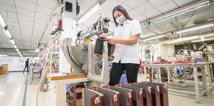 โรงงานผลิตกระเป๋าหนัง