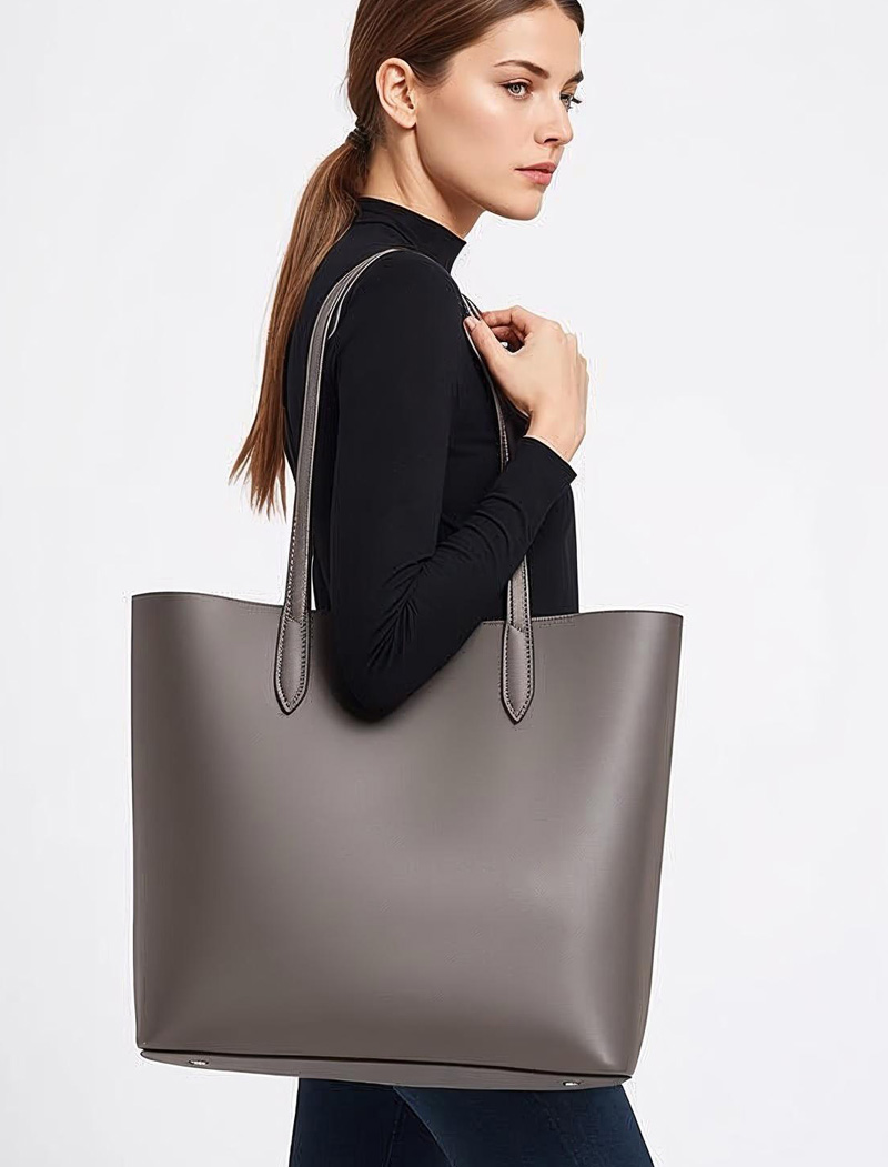 tote-4-3 รับผลิตกระเป๋าหนัง Tote Bag ดีไซน์โมเดิร์น